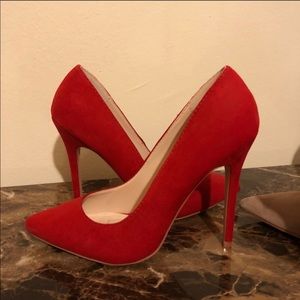 Red Pumps